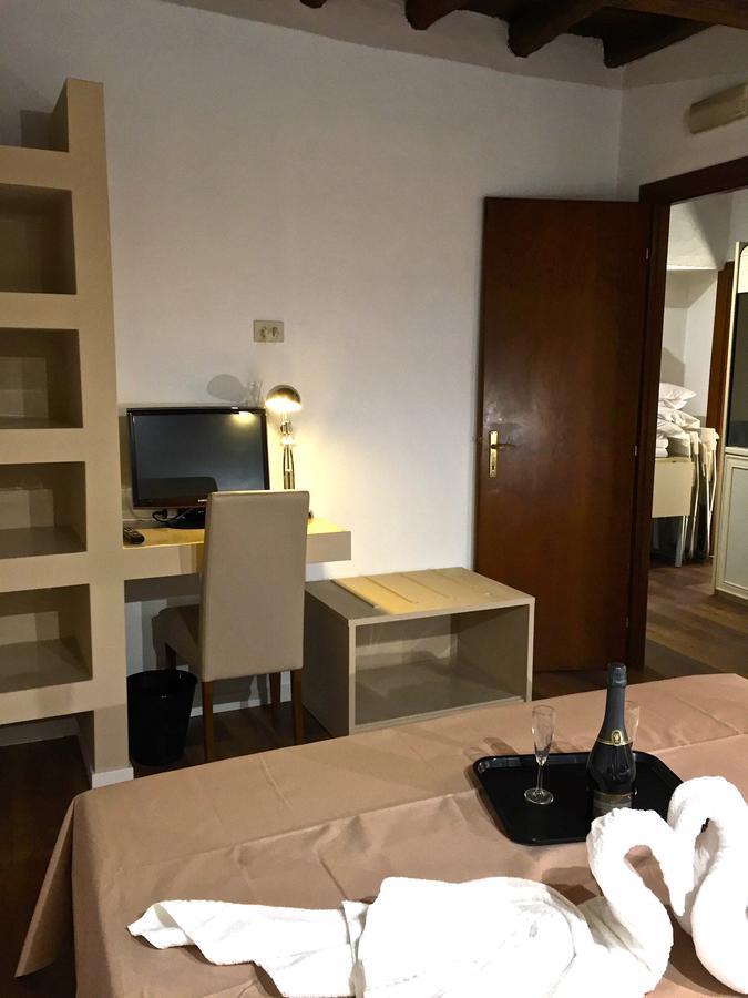 Do-Do Navona Suites Roma Camera foto